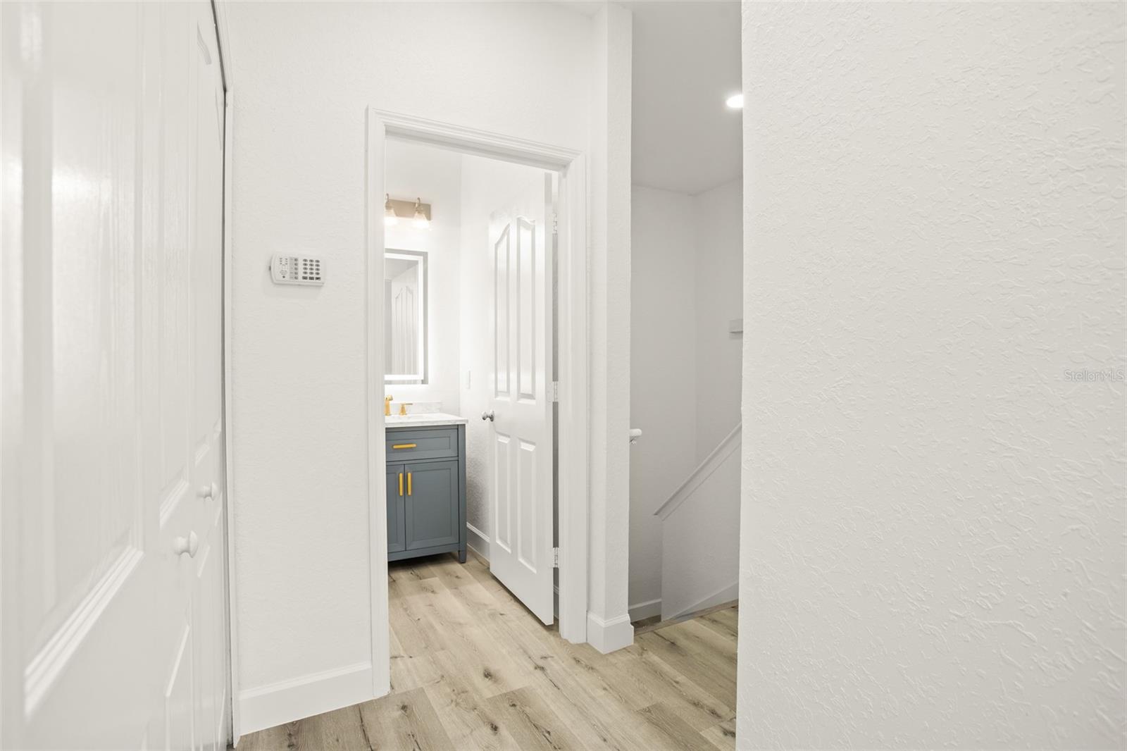 Image 22 of 42 For 6119 Metrowest Boulevard 106