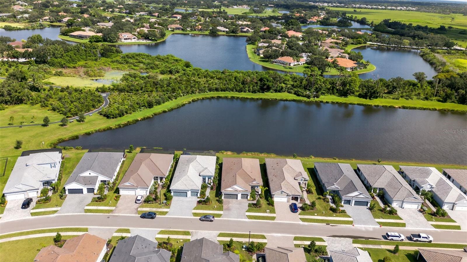 Image 32 of 35 For 10253 Canaveral Circle