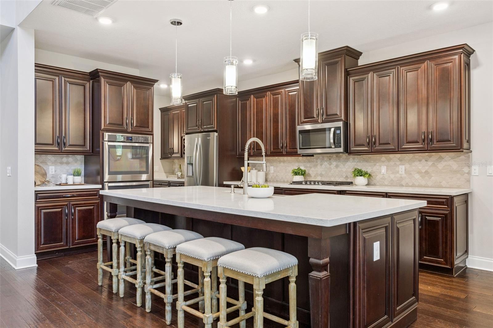Image 13 of 52 For 8379 Vivaro Isle Way