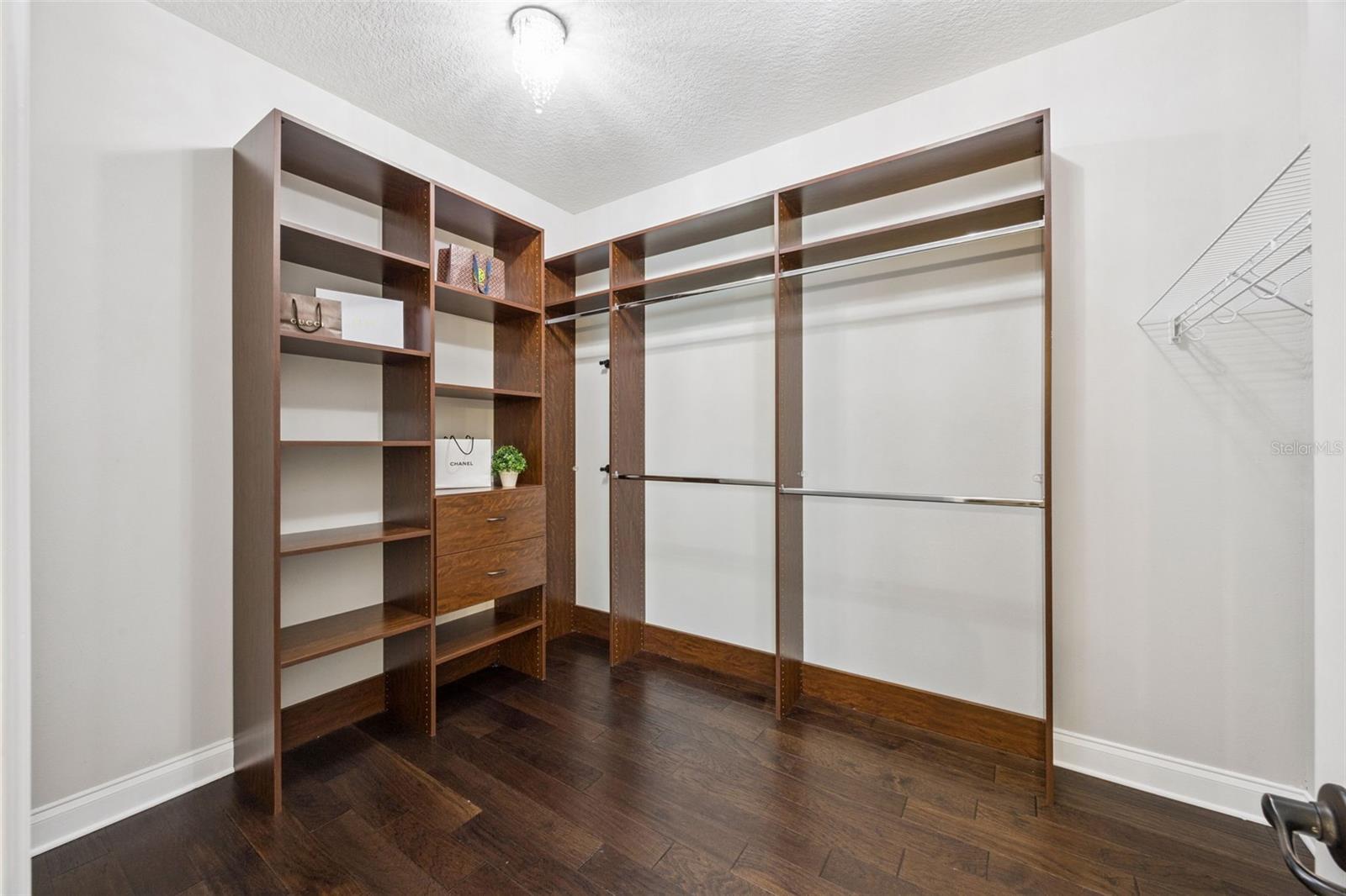 Image 24 of 52 For 8379 Vivaro Isle Way