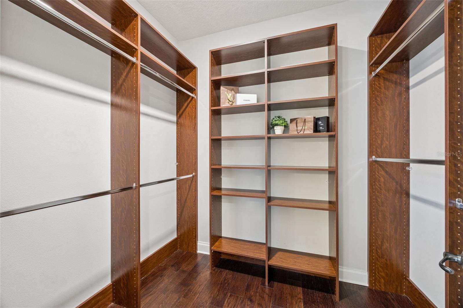 Image 25 of 52 For 8379 Vivaro Isle Way