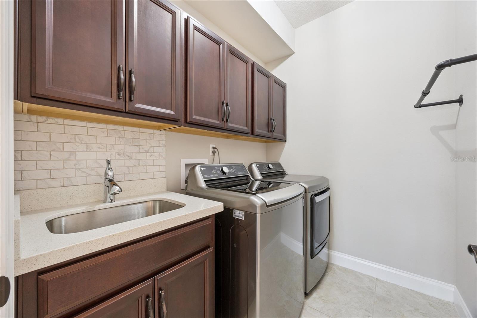 Image 26 of 52 For 8379 Vivaro Isle Way