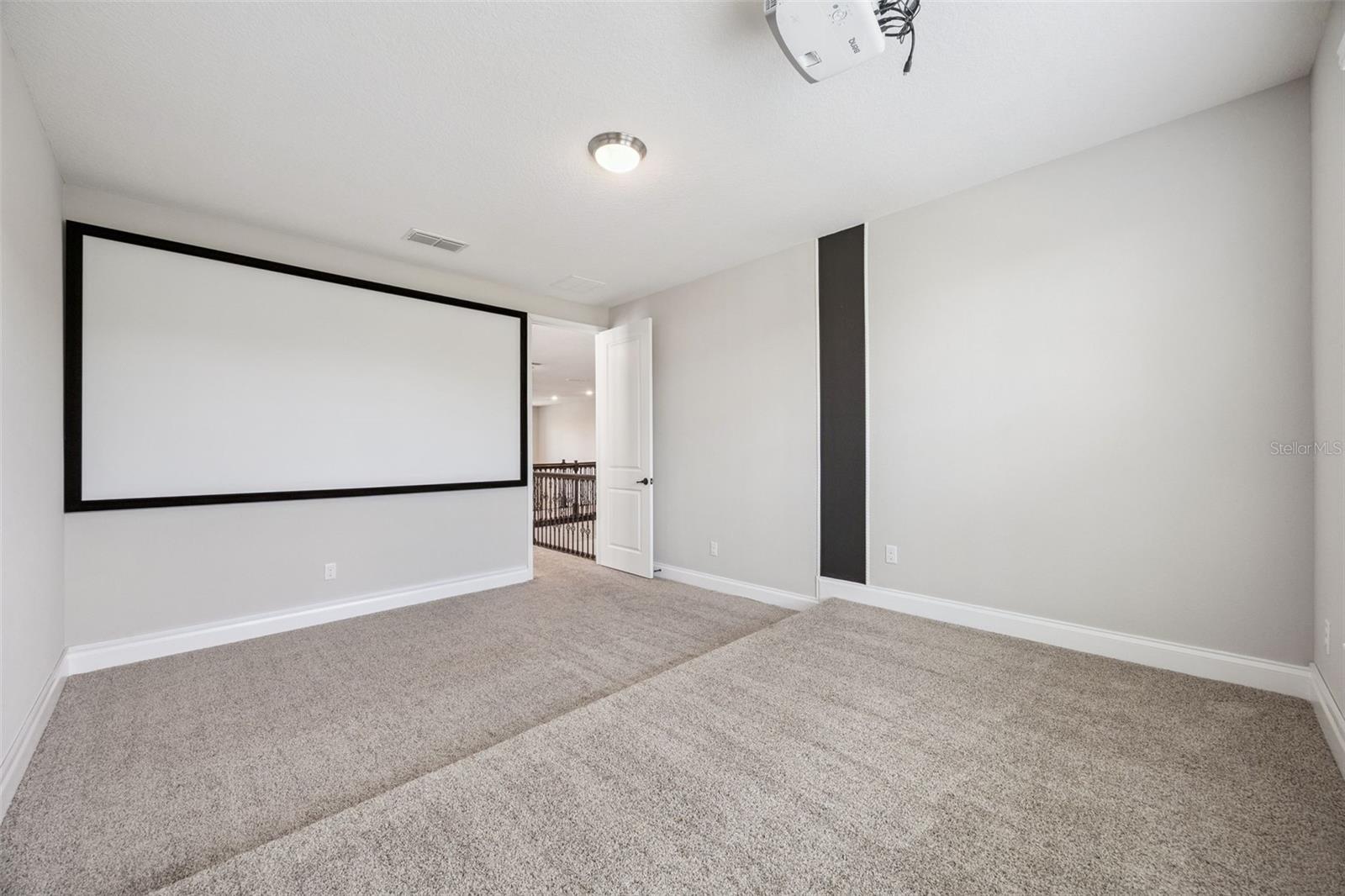 Image 32 of 52 For 8379 Vivaro Isle Way