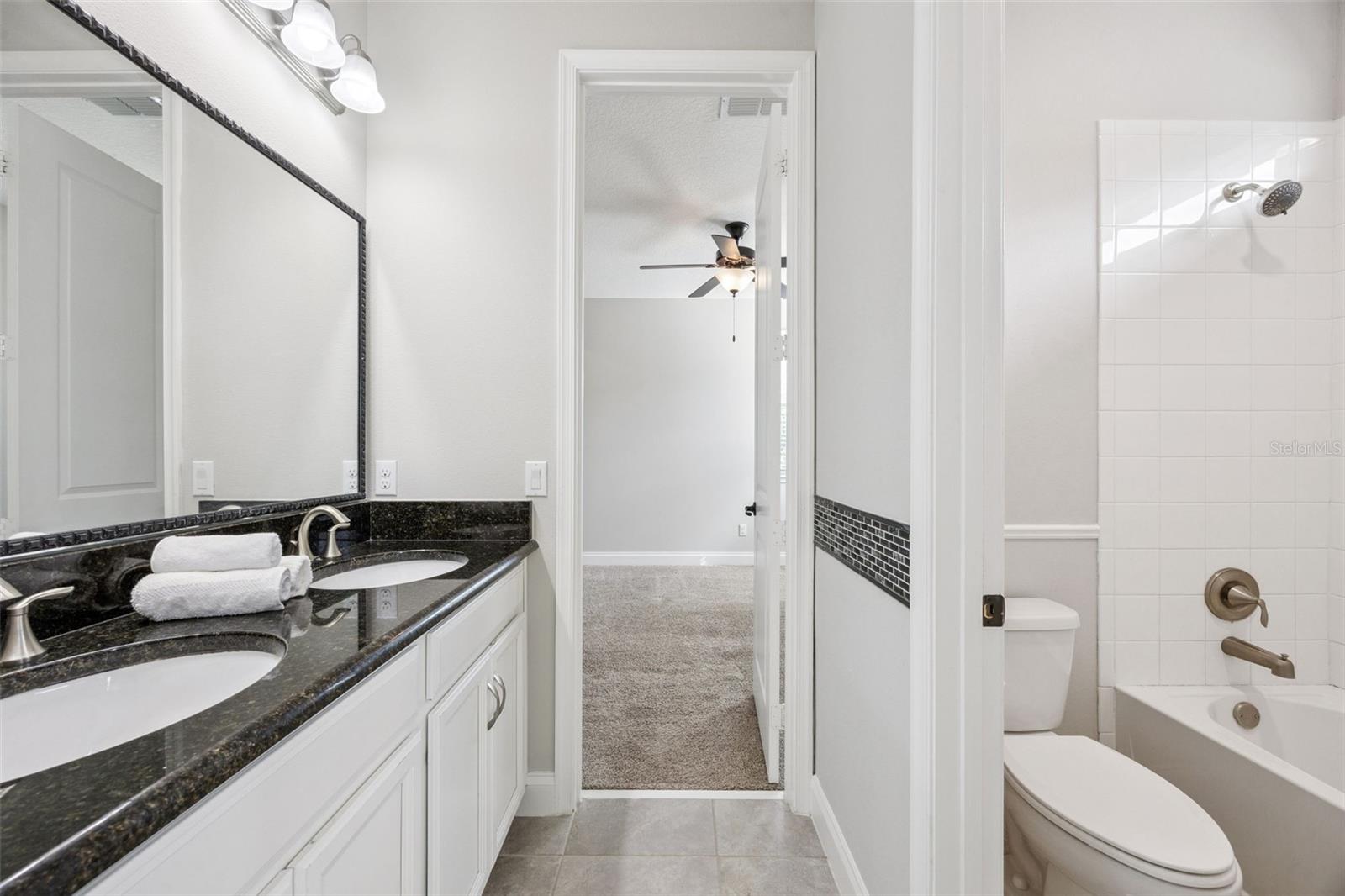 Image 41 of 52 For 8379 Vivaro Isle Way