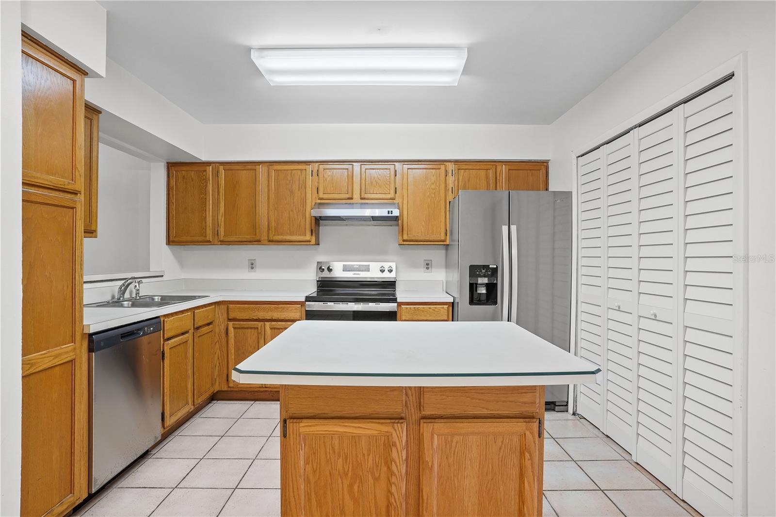 Image 8 of 34 For 2937 Harbour Grace Court