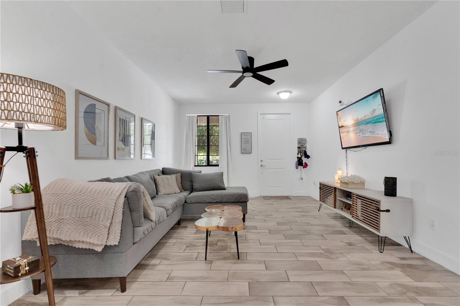 Image 4 of 23 For 3374 5th Street