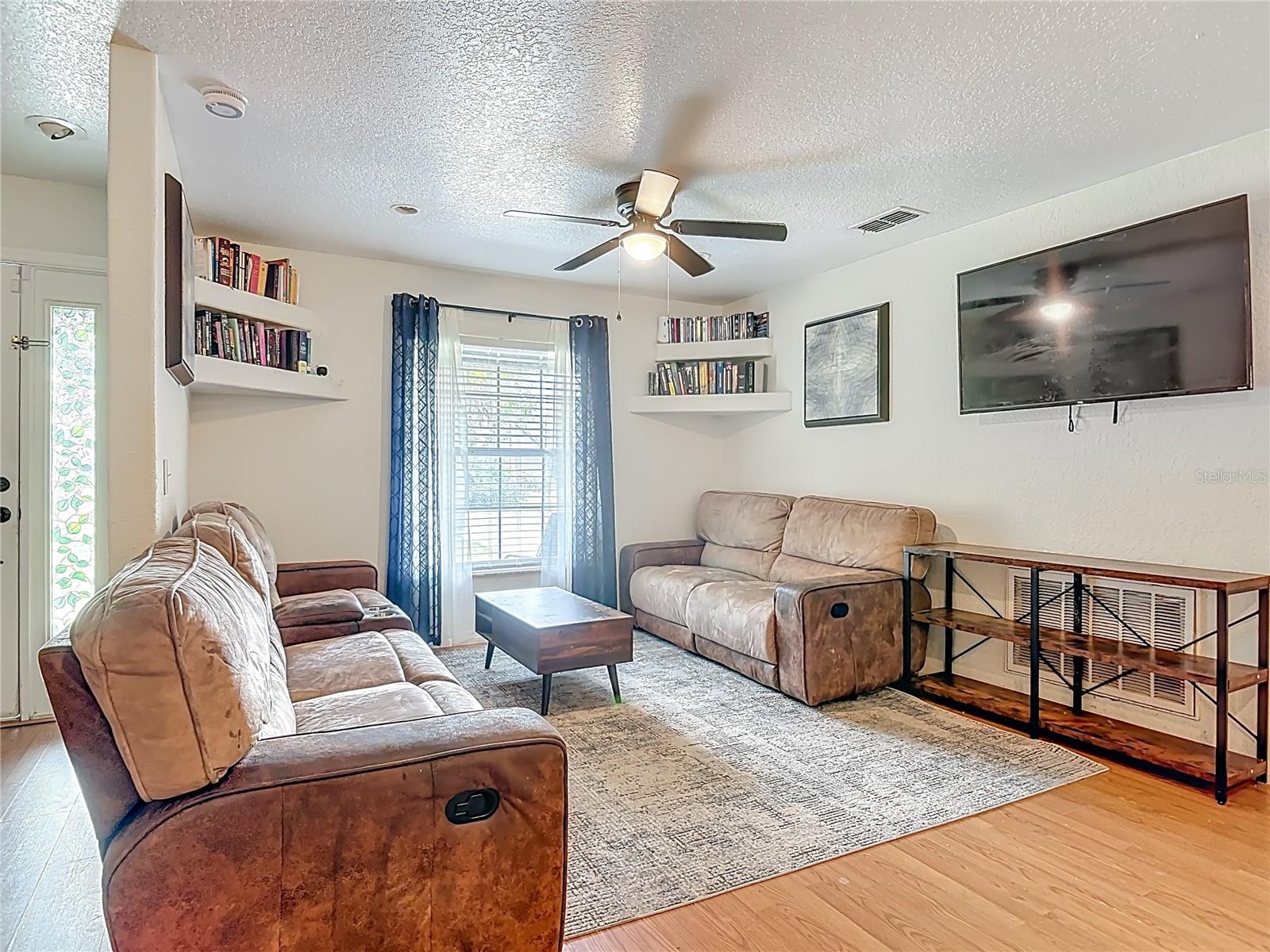 Image 10 of 55 For 111 Colomba Road