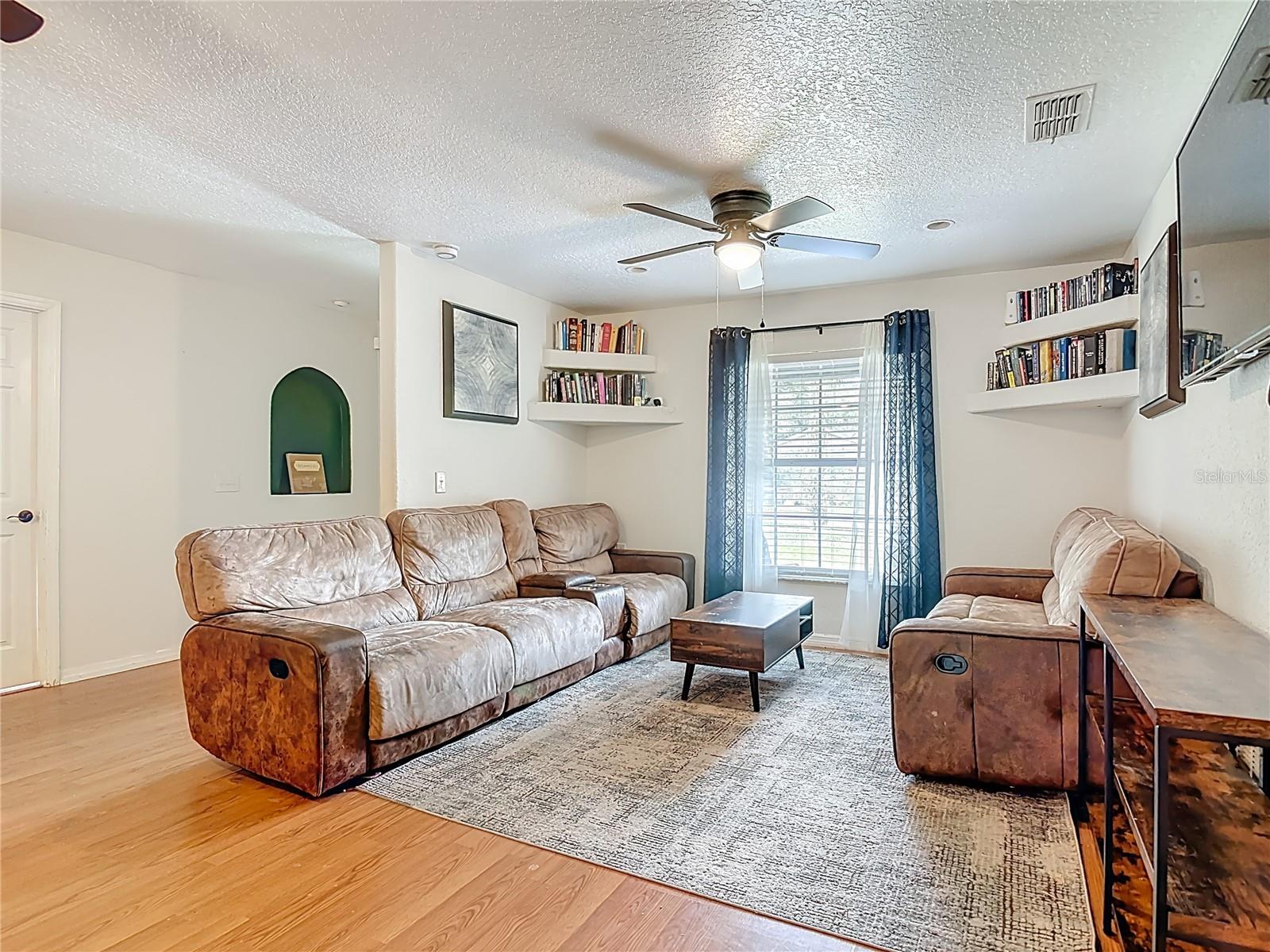 Image 11 of 55 For 111 Colomba Road