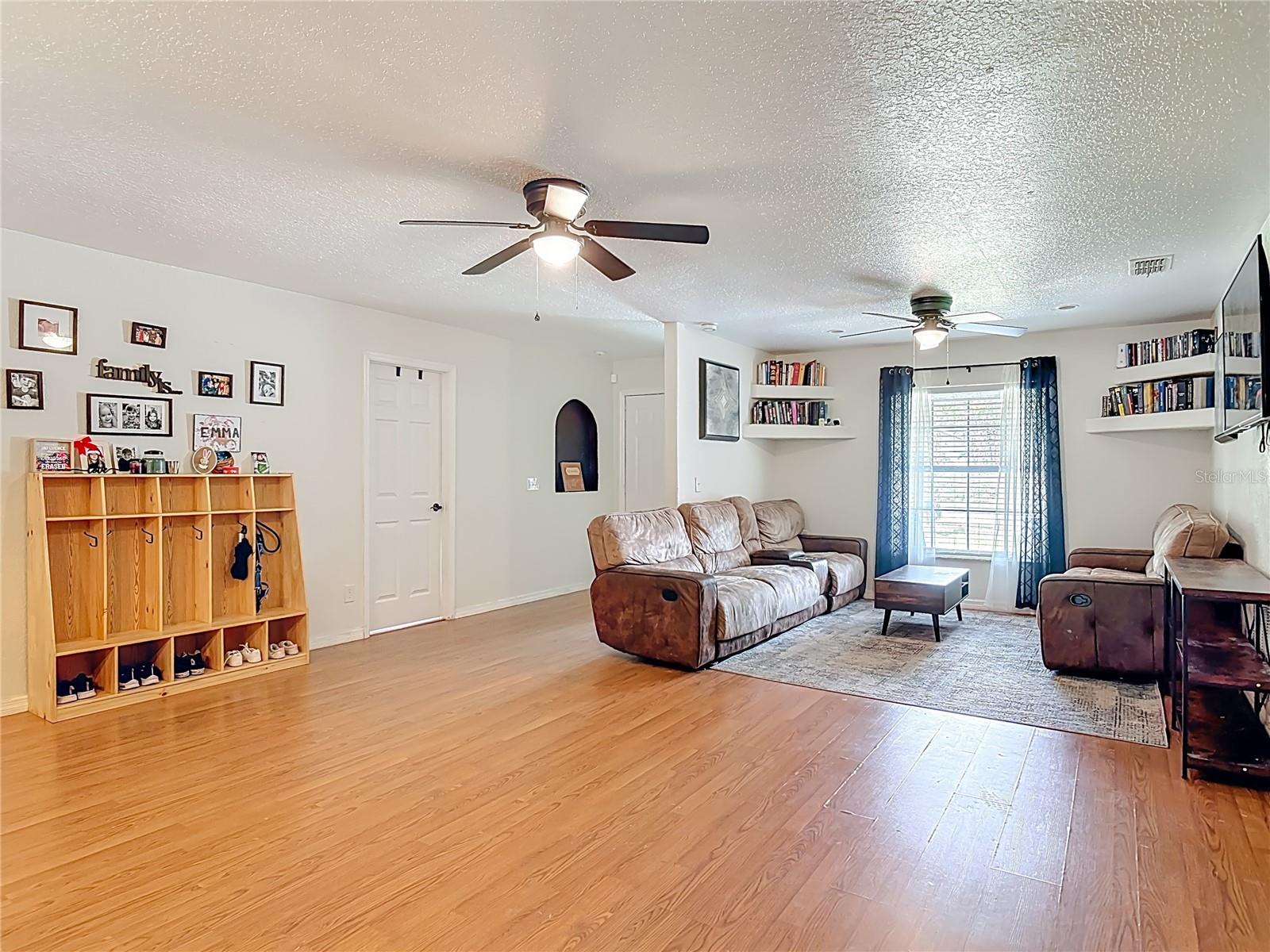 Image 9 of 55 For 111 Colomba Road