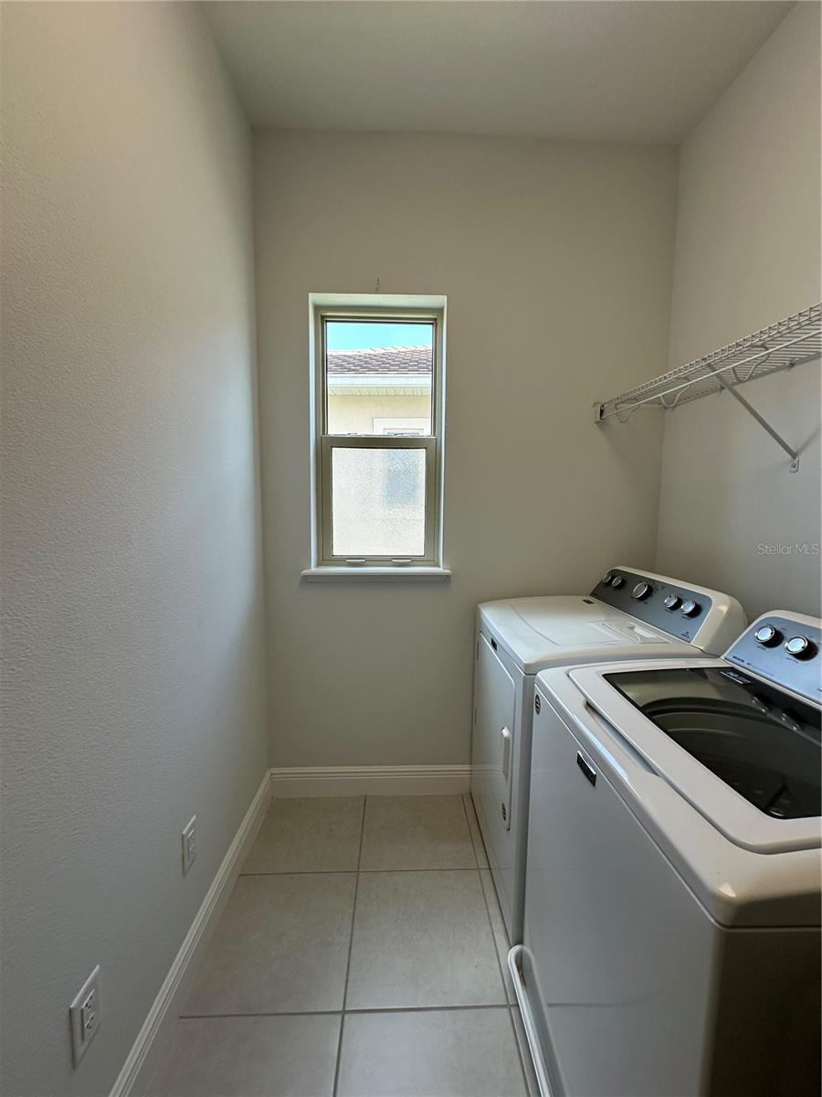 Image 37 of 77 For 15702 Shorebird Lane