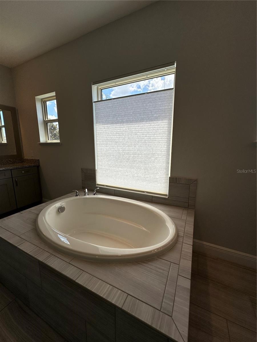 Image 43 of 77 For 15702 Shorebird Lane