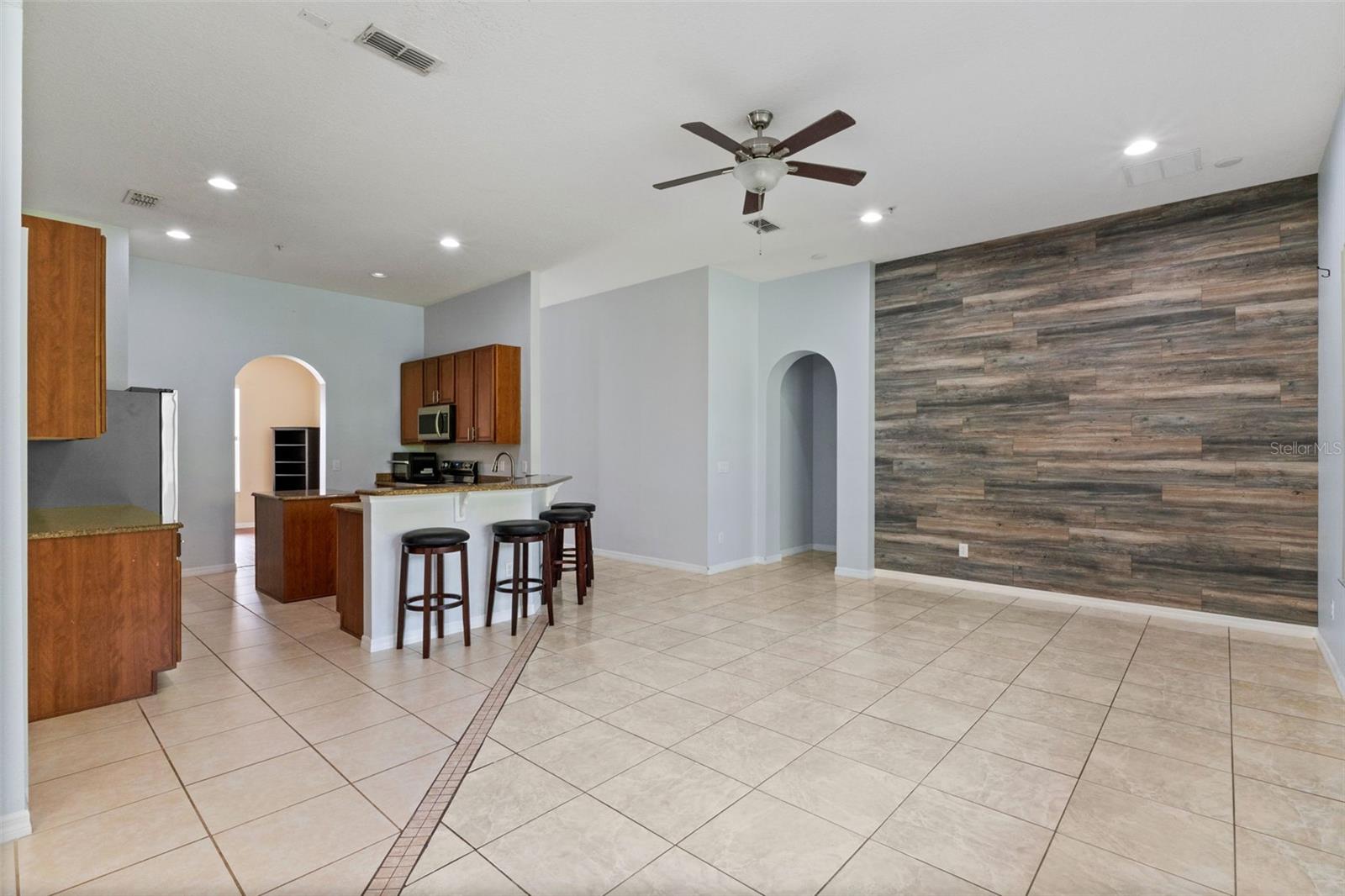 Image 11 of 49 For 9932 Caroline Park Drive