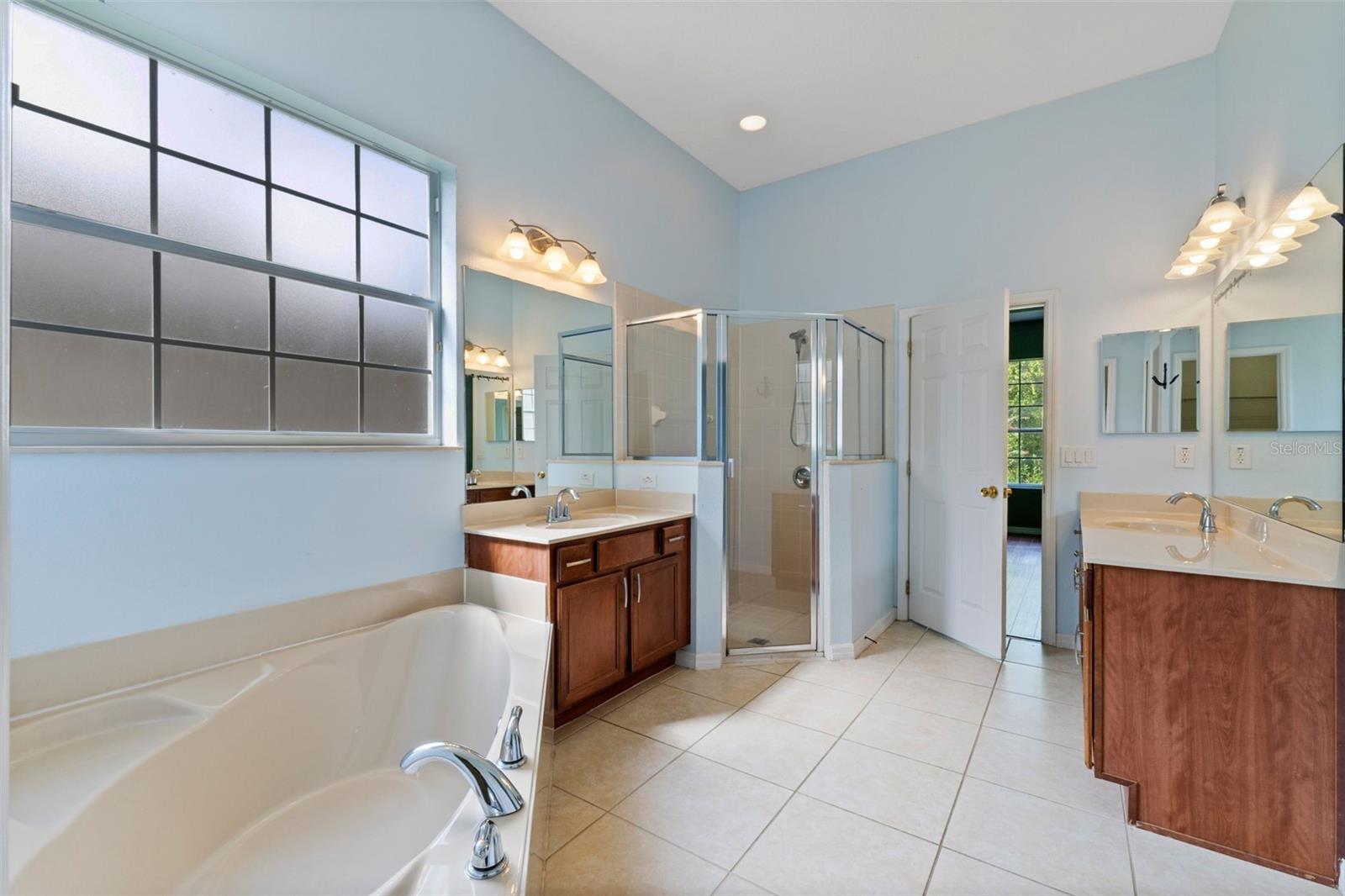 Image 21 of 49 For 9932 Caroline Park Drive