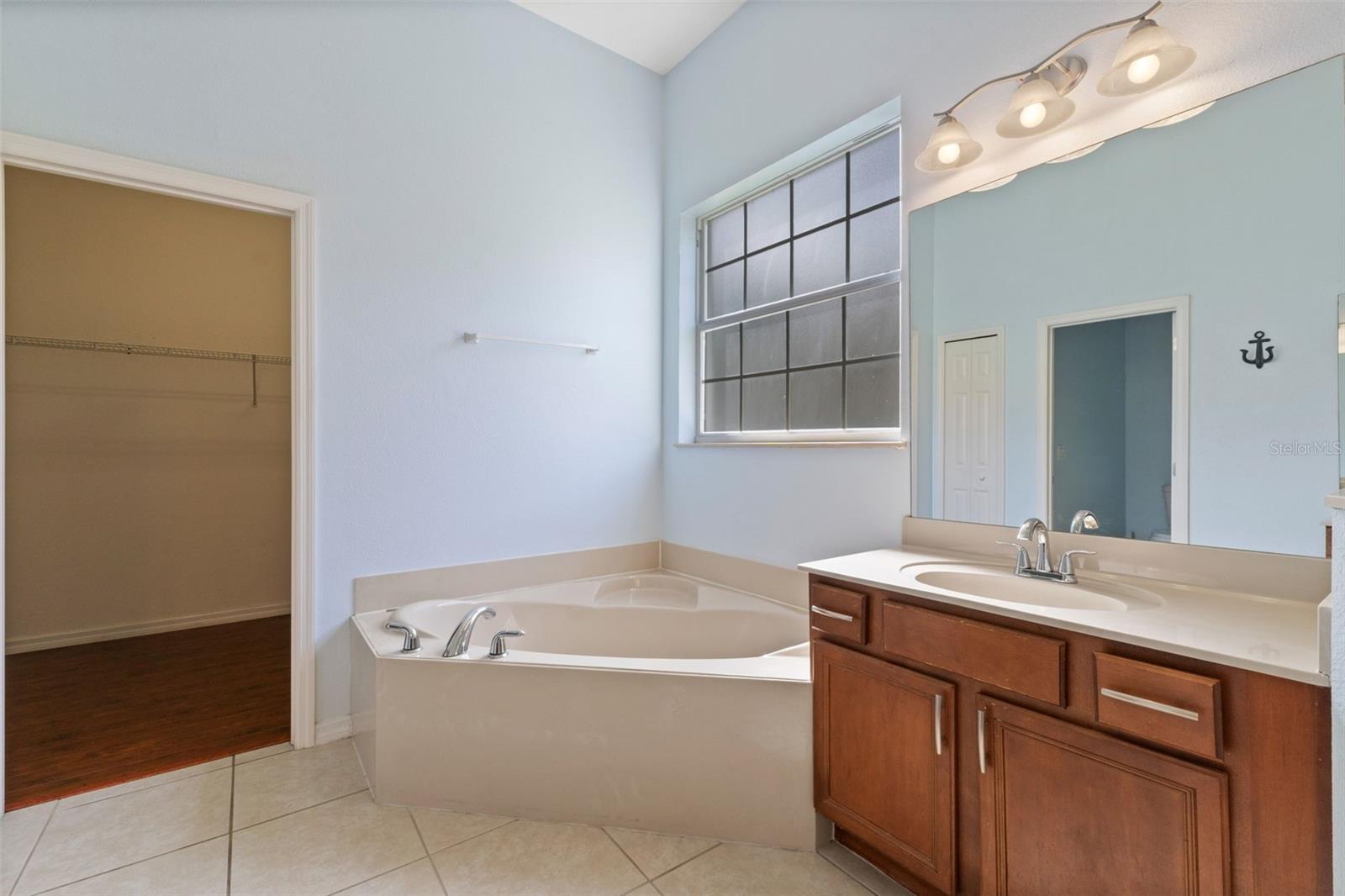 Image 23 of 49 For 9932 Caroline Park Drive