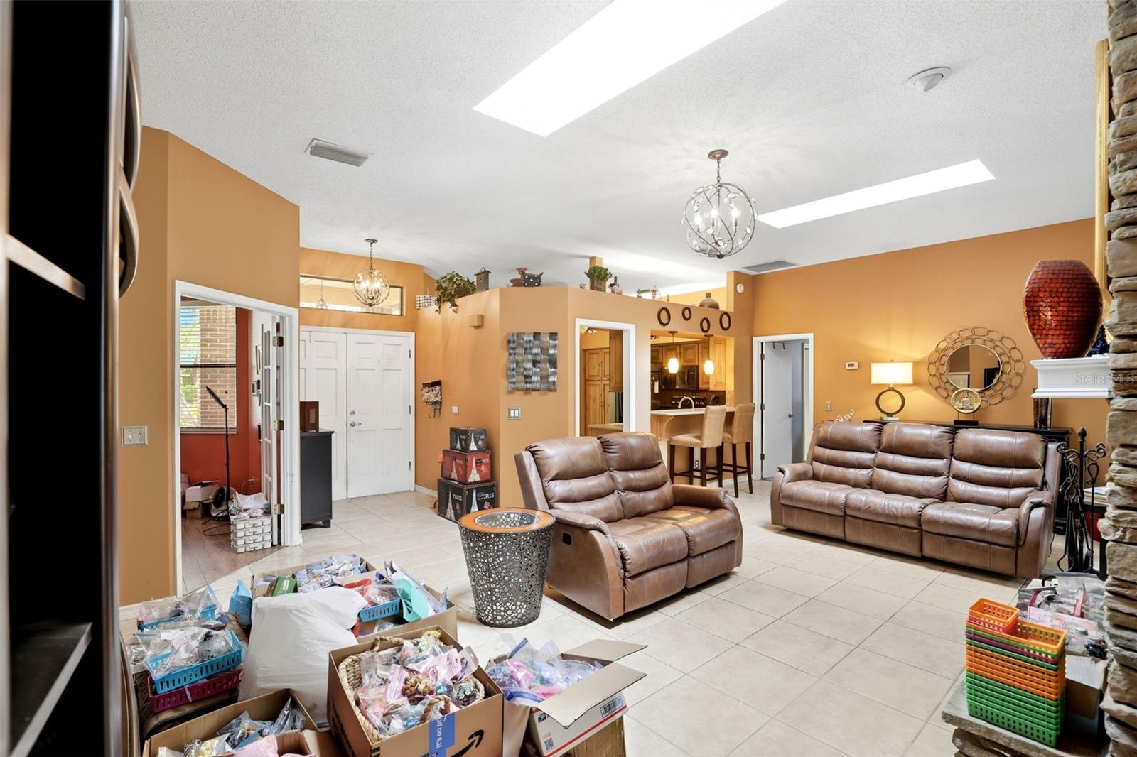 Image 13 of 35 For 1354 Deer Lake Circle