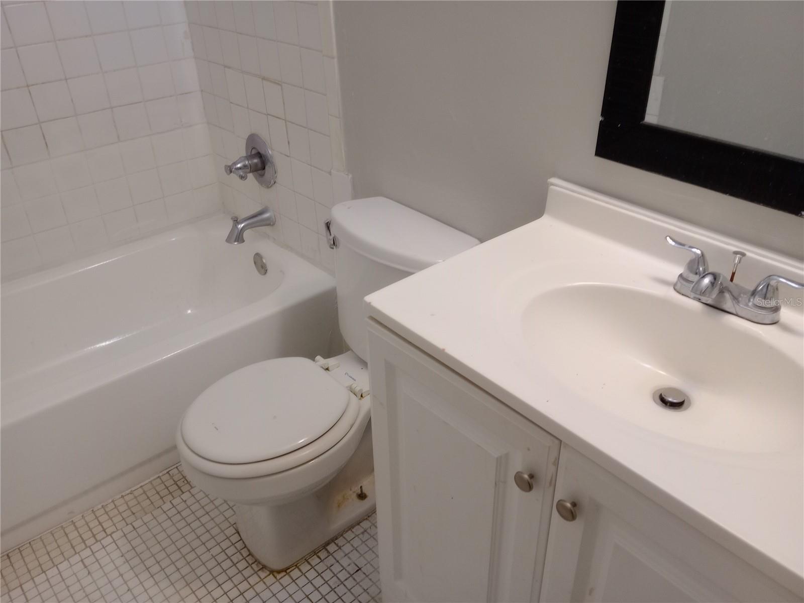 Image 4 of 6 For 1217 Kennedy Road 56