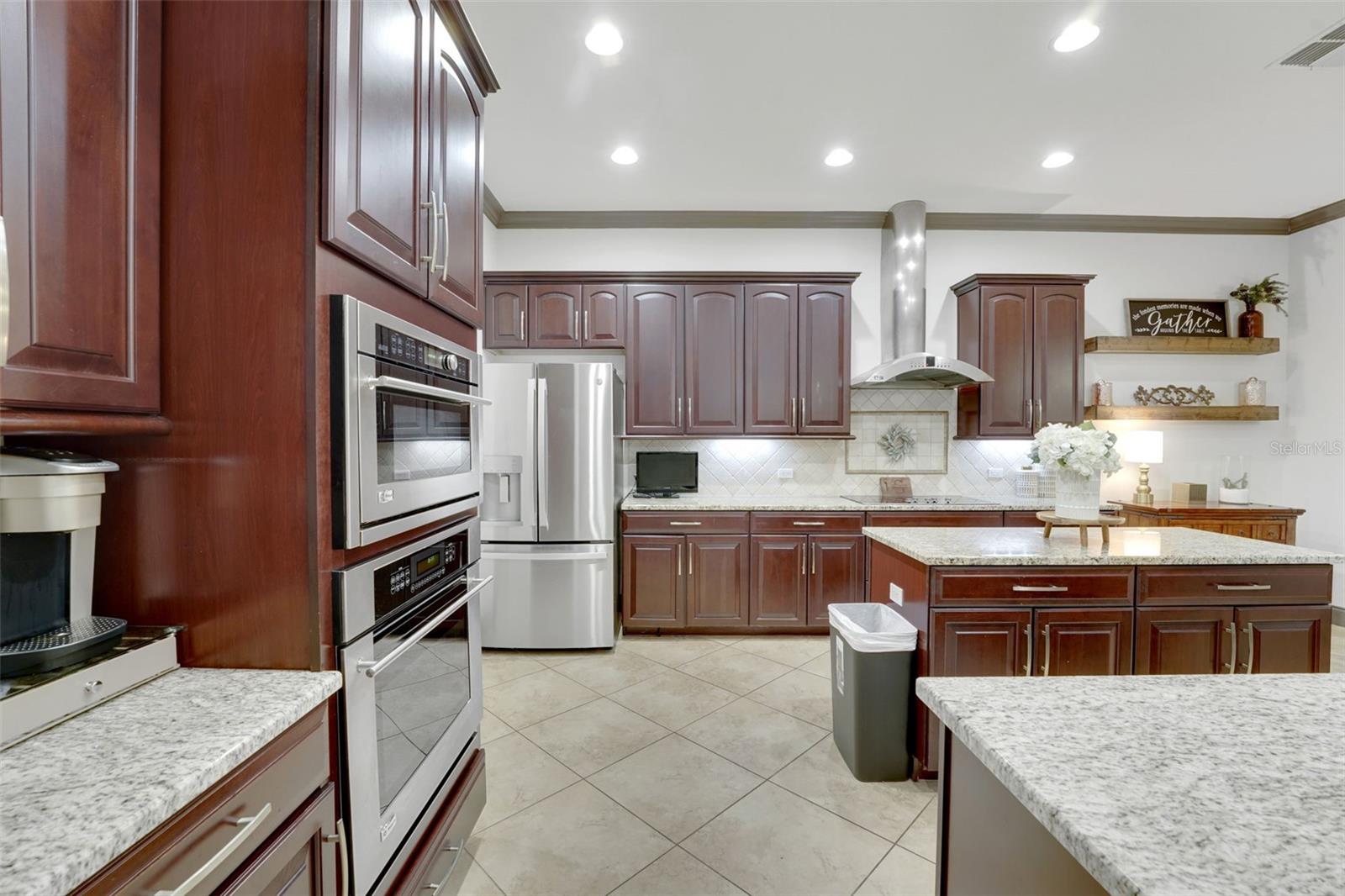 Image 18 of 52 For 5378 Glenlake Place