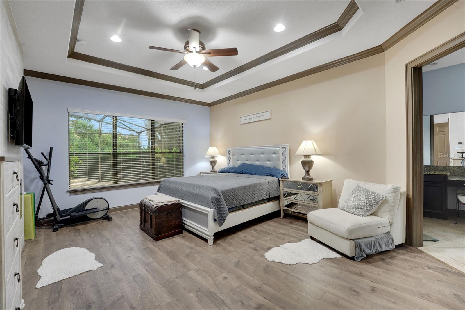 Image 29 of 52 For 5378 Glenlake Place