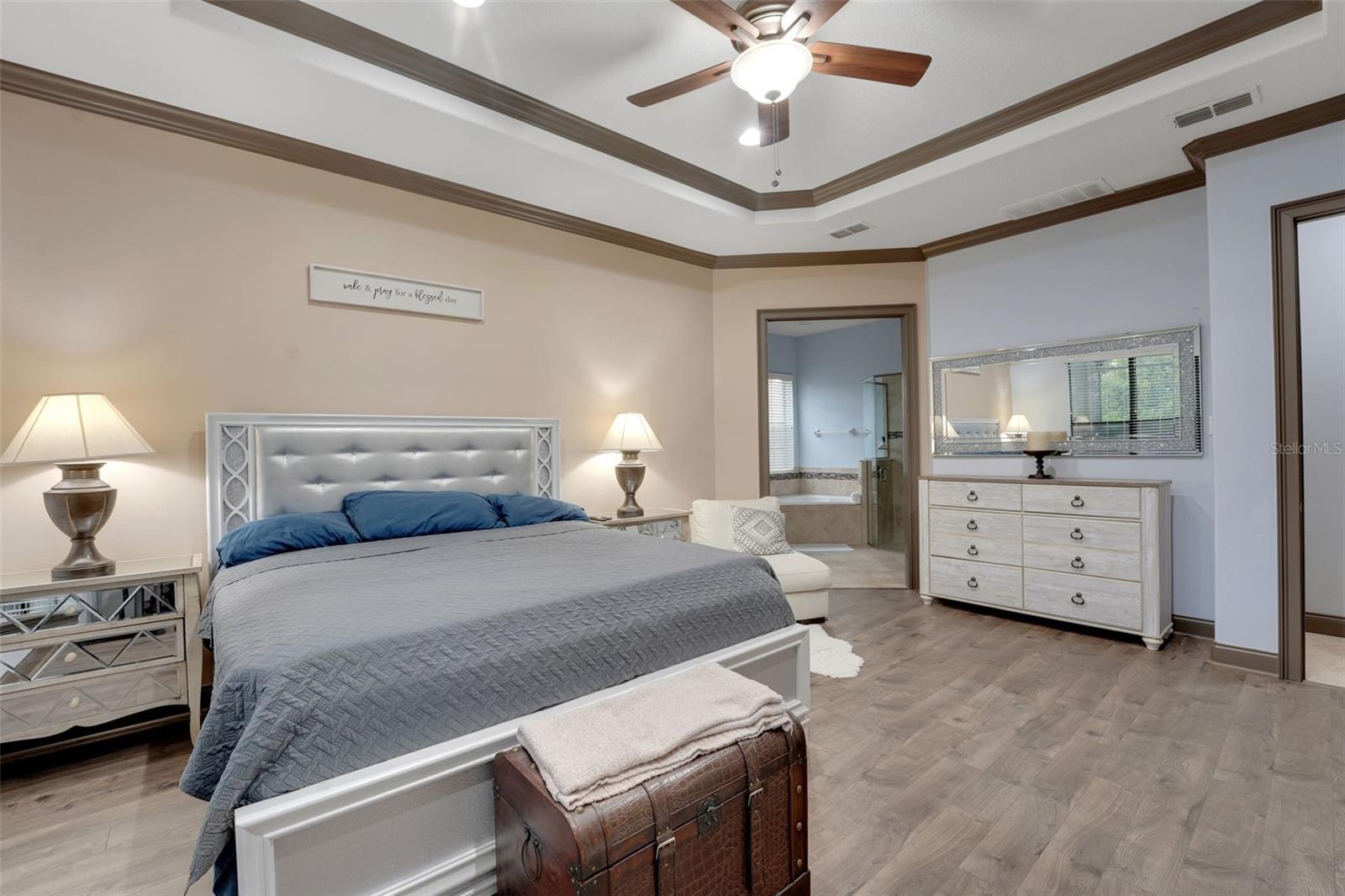Image 30 of 52 For 5378 Glenlake Place