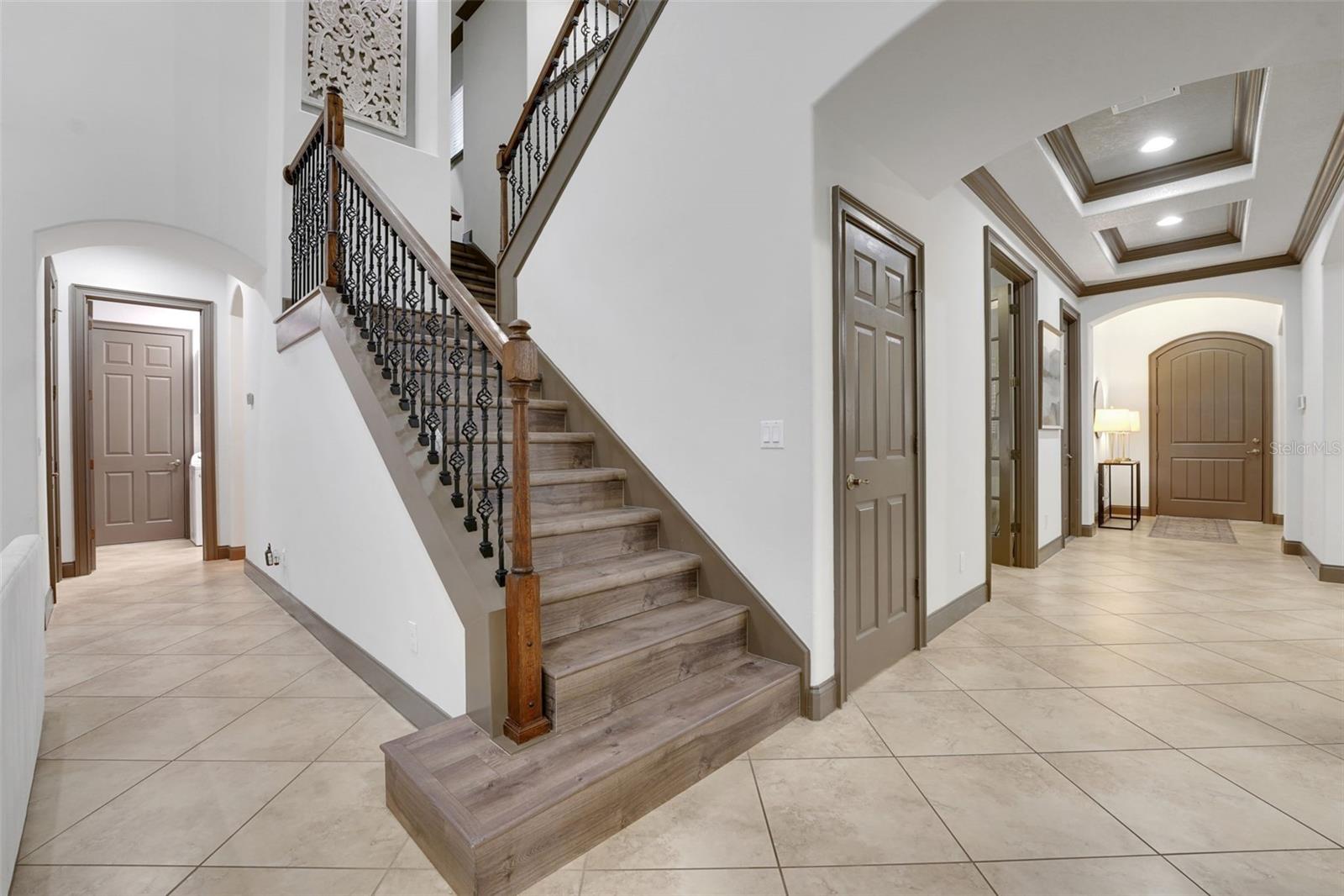 Image 33 of 52 For 5378 Glenlake Place