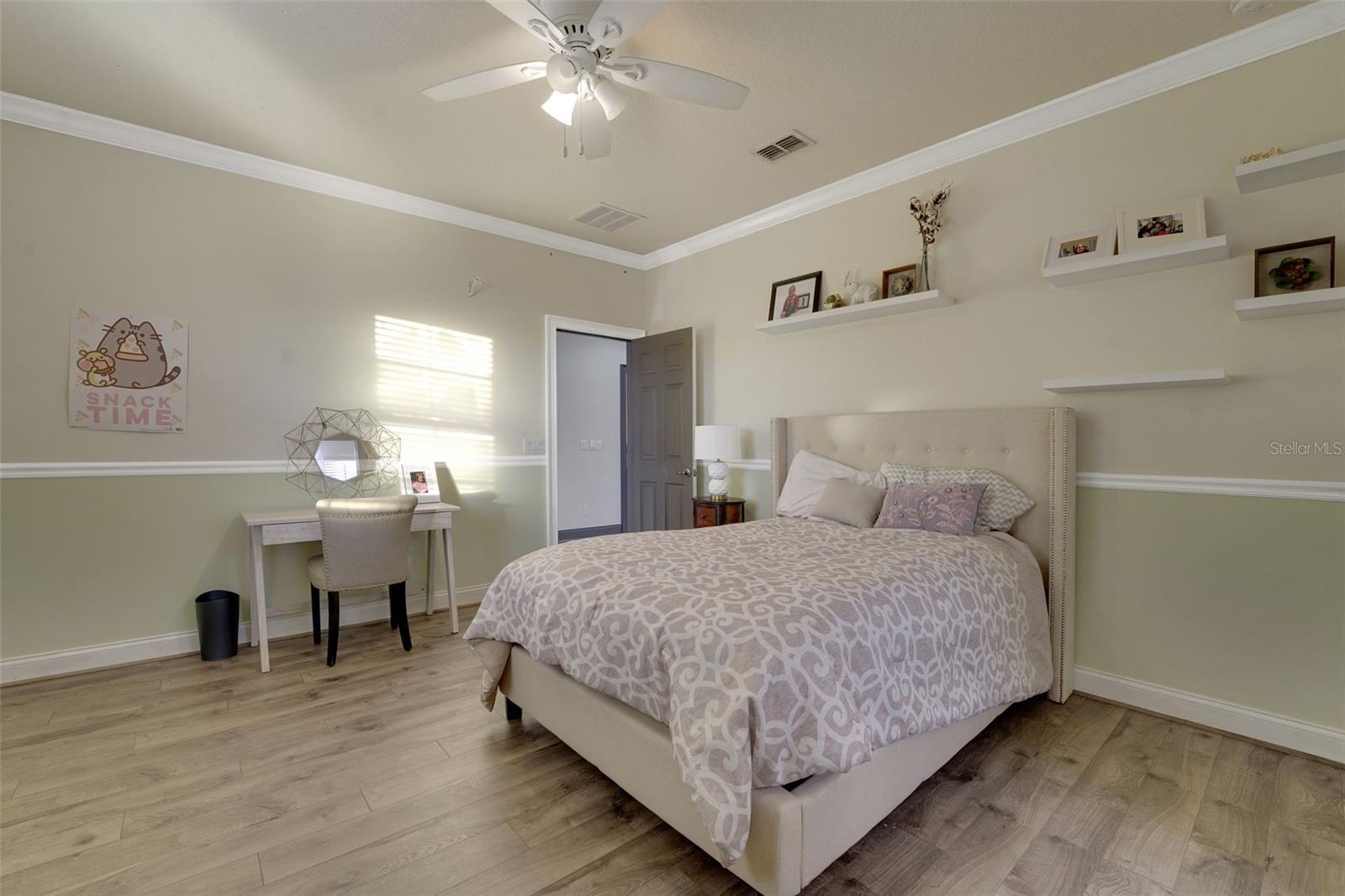 Image 43 of 52 For 5378 Glenlake Place