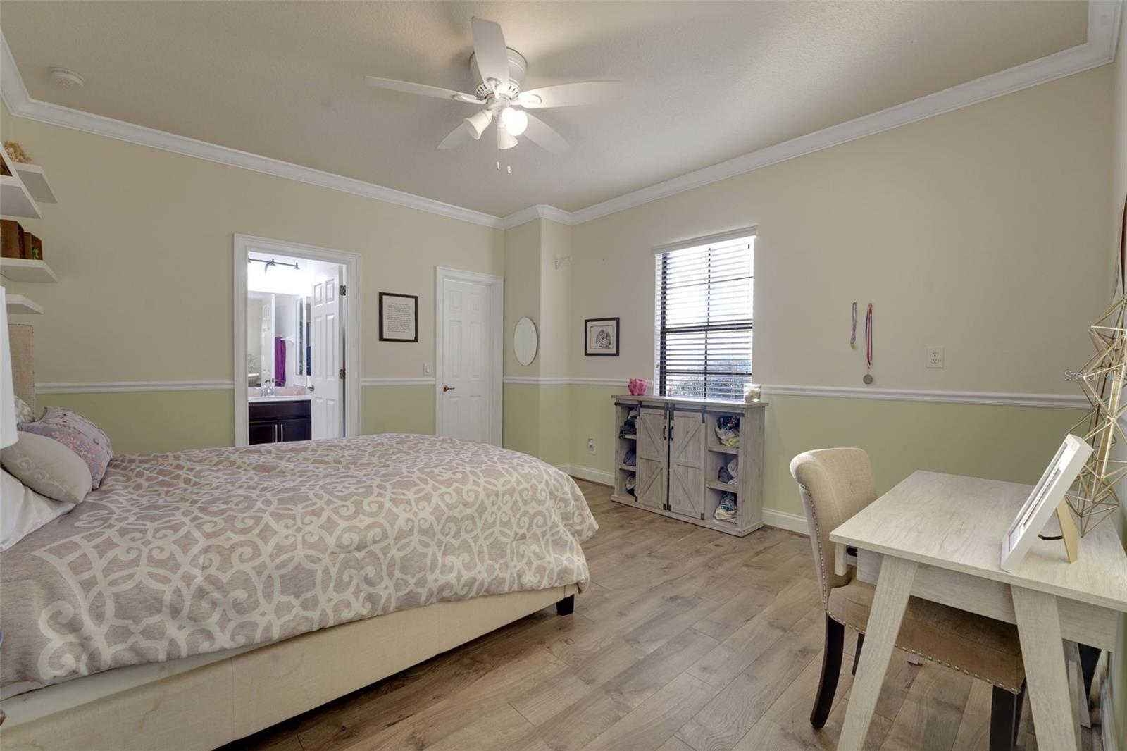 Image 44 of 52 For 5378 Glenlake Place