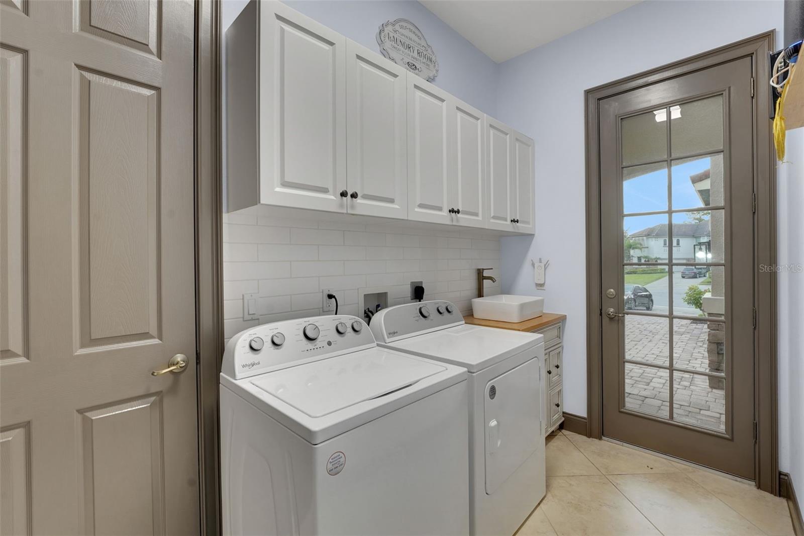 Image 49 of 52 For 5378 Glenlake Place
