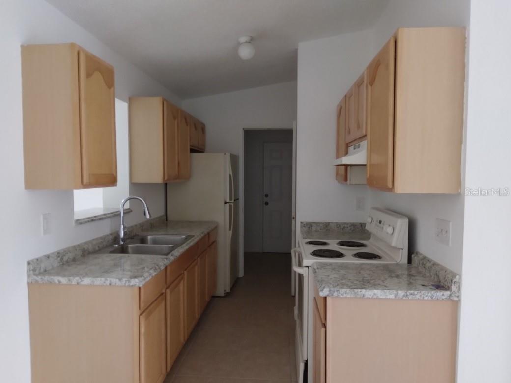 Image 3 of 9 For 2112 14th Avenue E