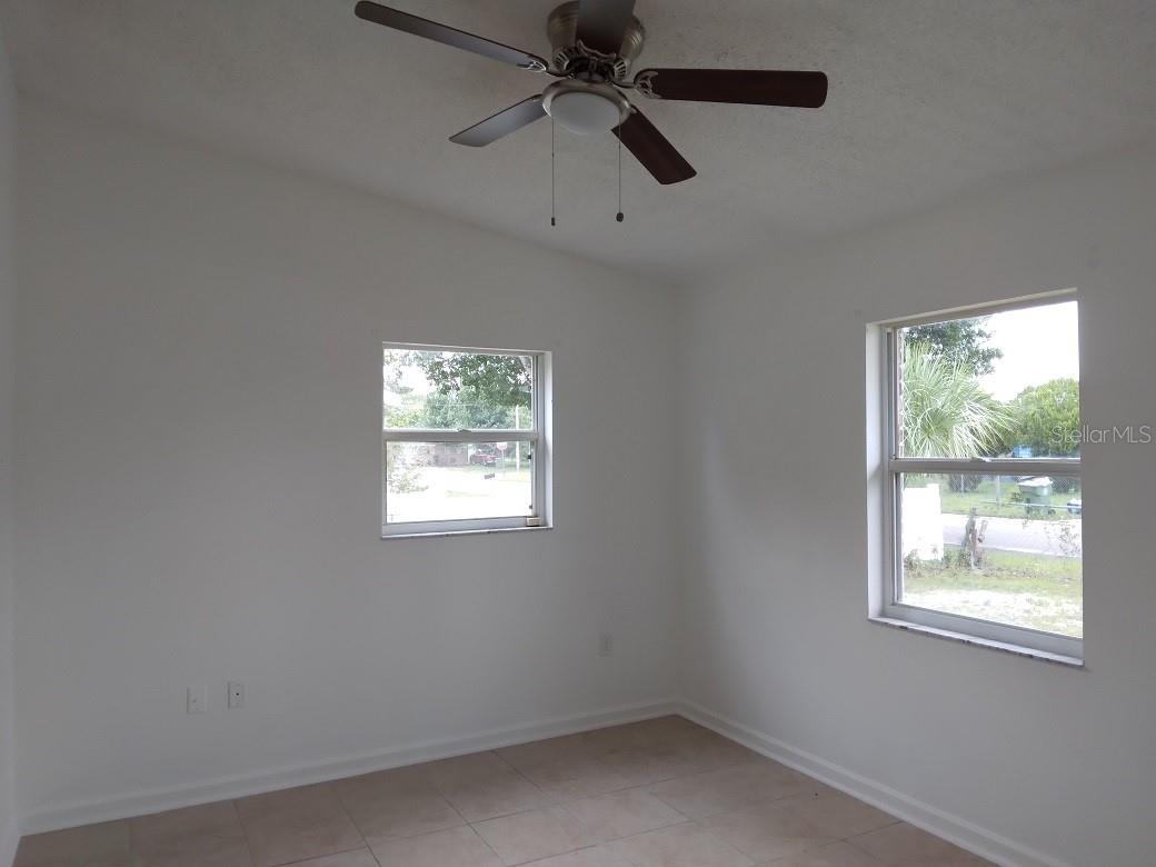 Image 4 of 9 For 2112 14th Avenue E