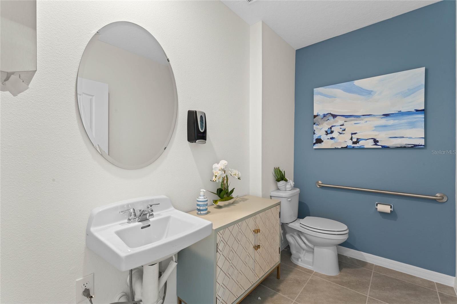 Image 22 of 48 For 1328 Lawndale Court