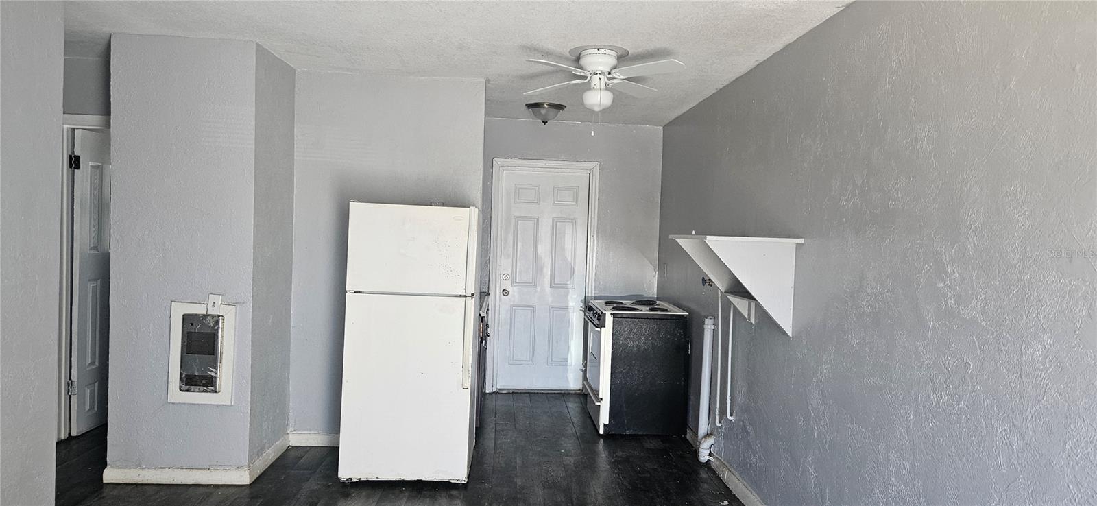 Image 7 of 8 For 424 Charles Street 07