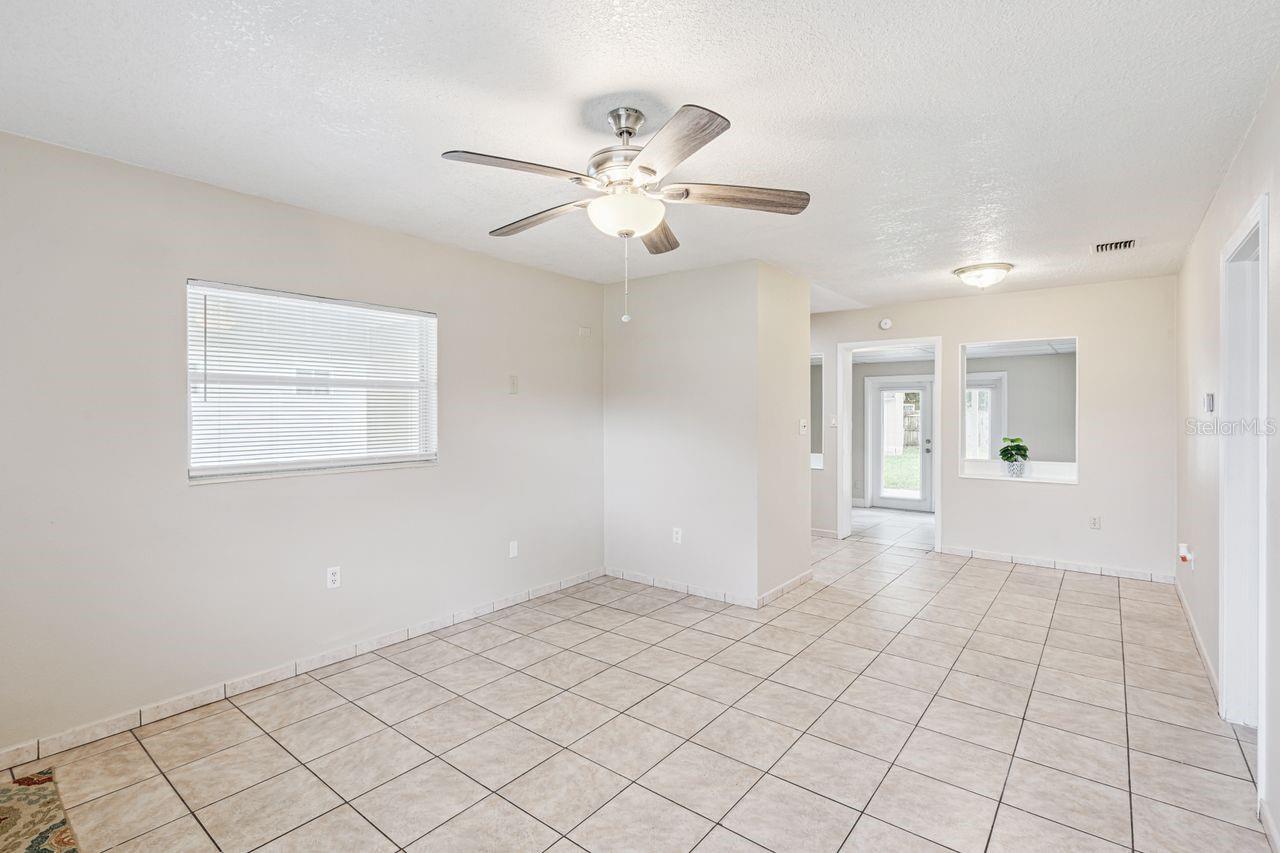 Image 9 of 34 For 621 El Vedado Avenue