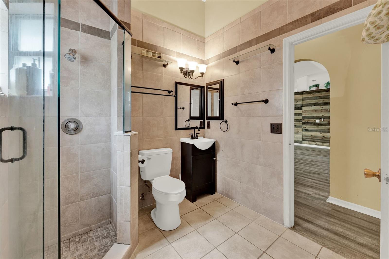 Image 13 of 38 For 32645 Red Oak Drive