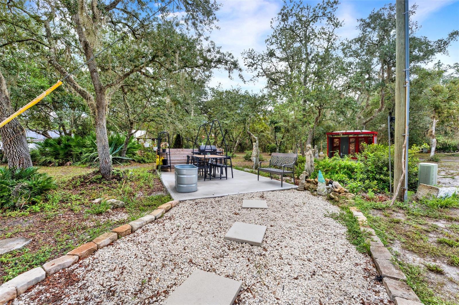 Image 19 of 38 For 32645 Red Oak Drive