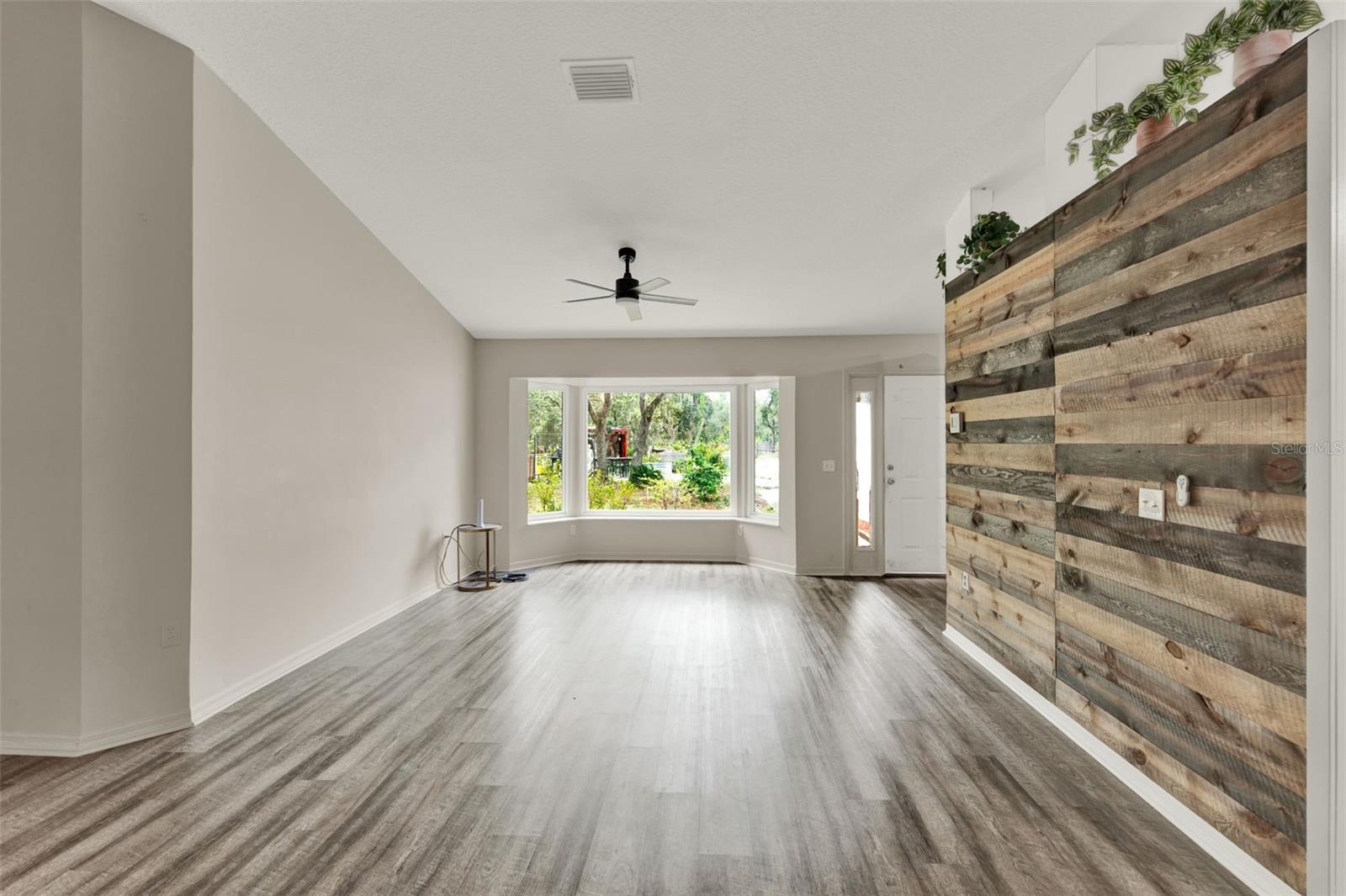 Image 3 of 38 For 32645 Red Oak Drive