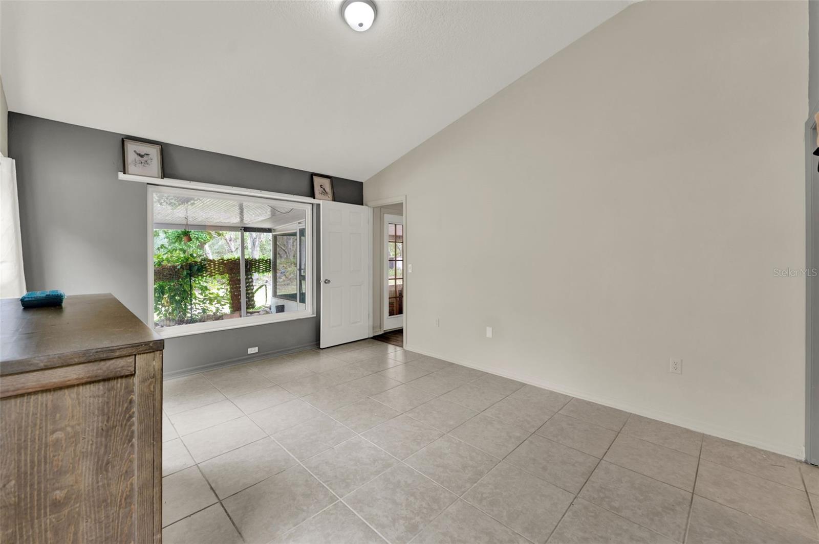 Image 8 of 38 For 32645 Red Oak Drive