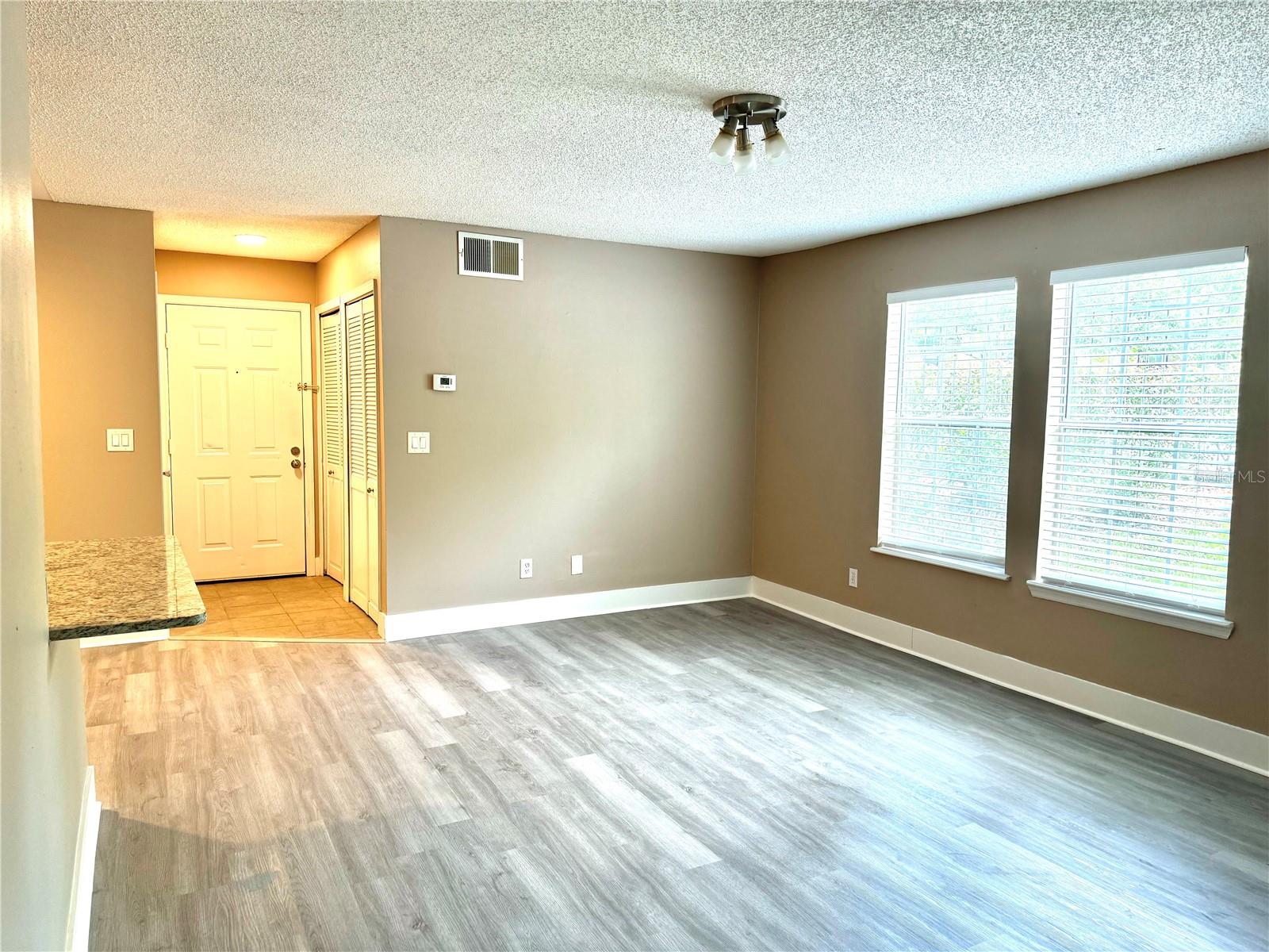 Image 11 of 31 For 6064 Westgate Dr  103