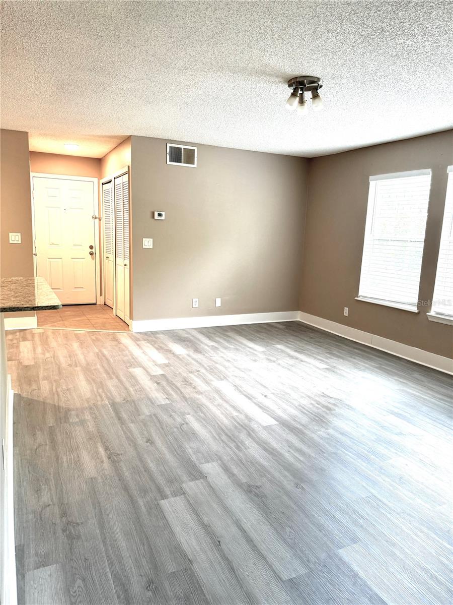 Image 15 of 31 For 6064 Westgate Dr  103