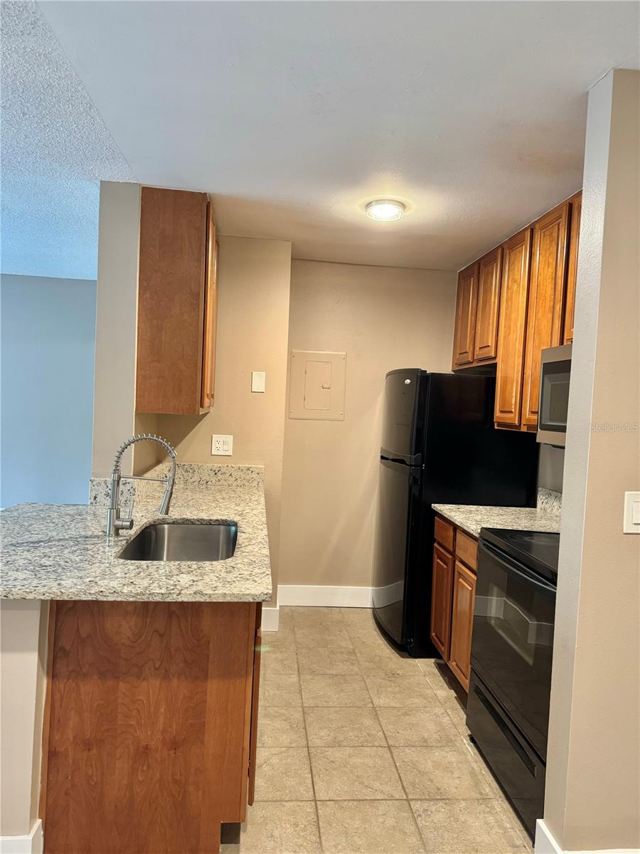 Image 7 of 31 For 6064 Westgate Dr  103