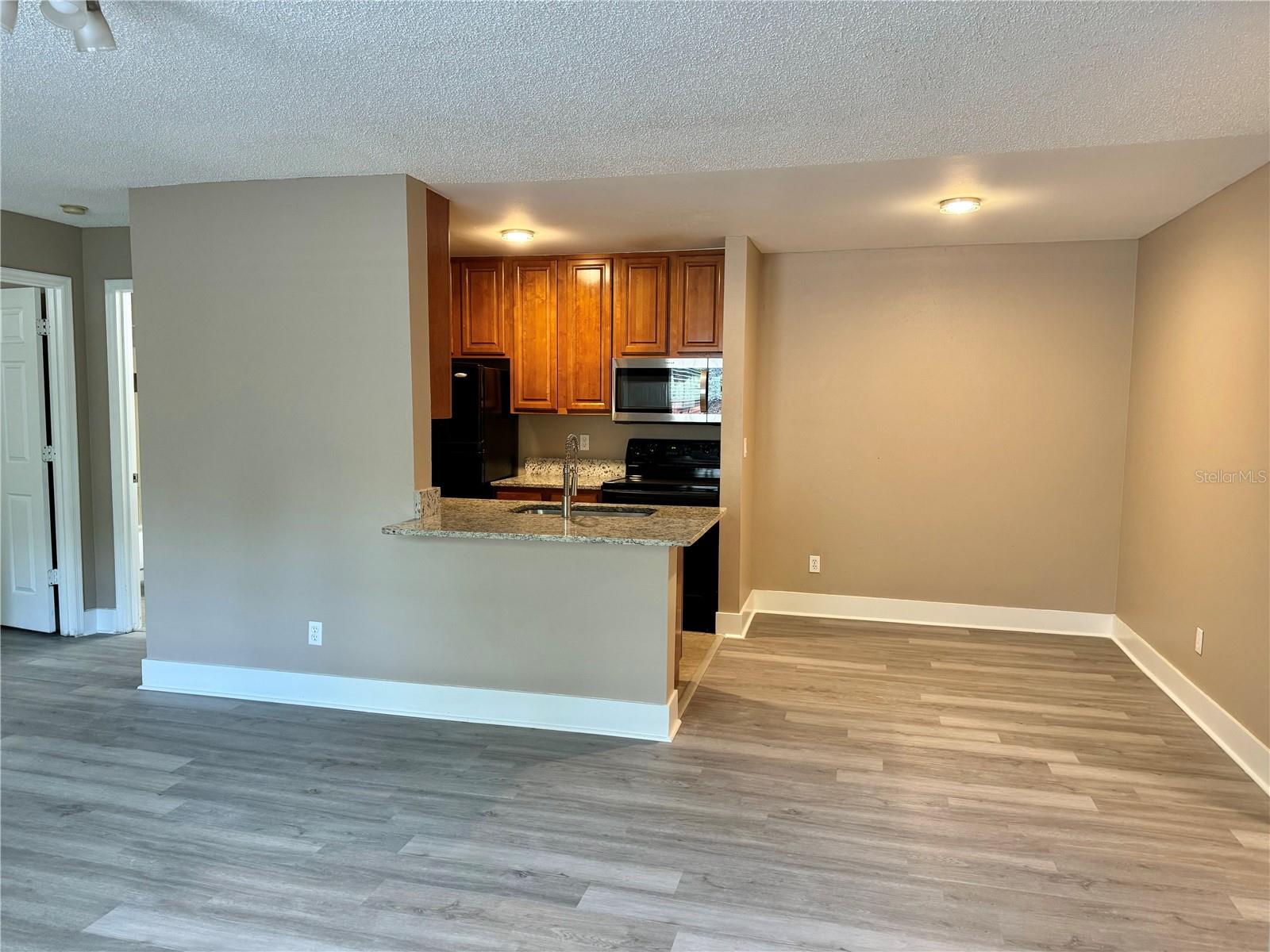 Image 8 of 31 For 6064 Westgate Dr  103