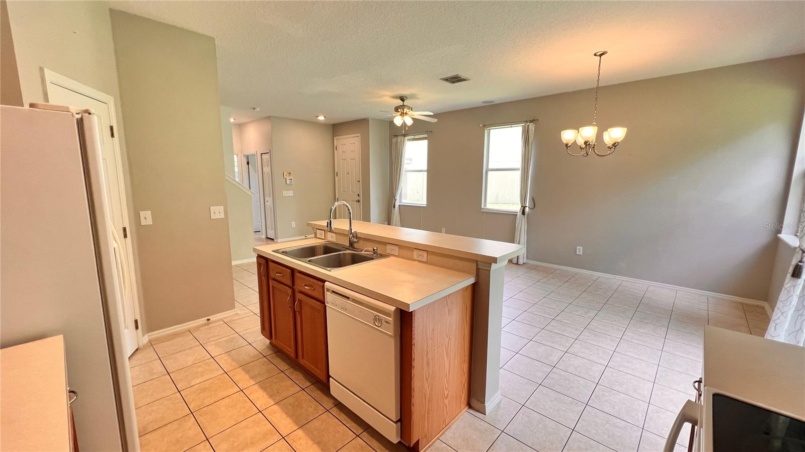 Image 12 of 42 For 612 Old Pine Court