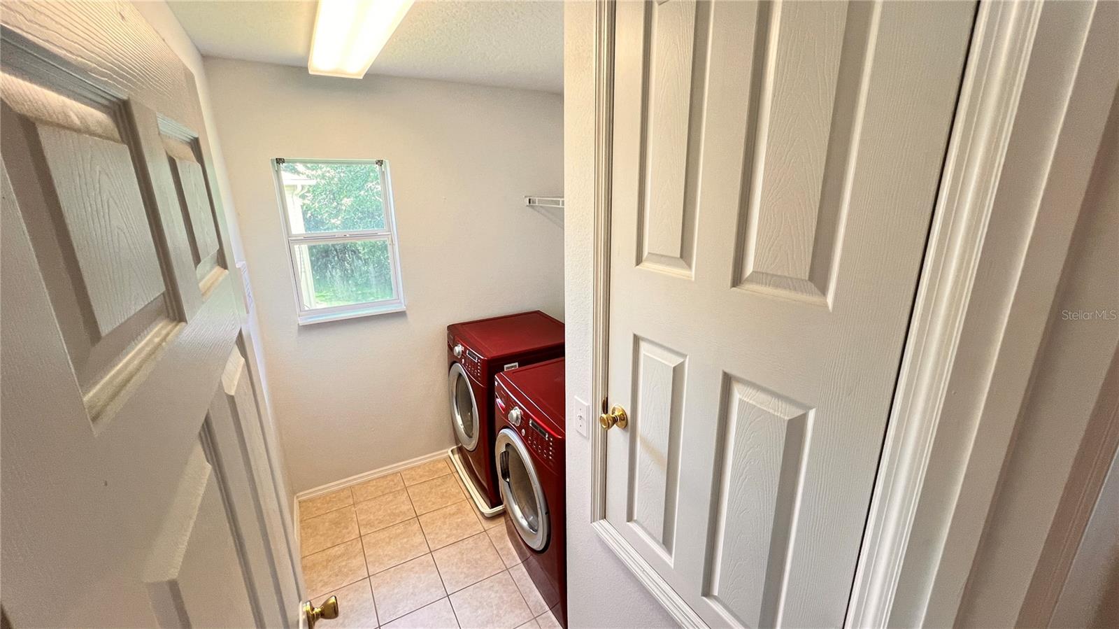 Image 31 of 42 For 612 Old Pine Court