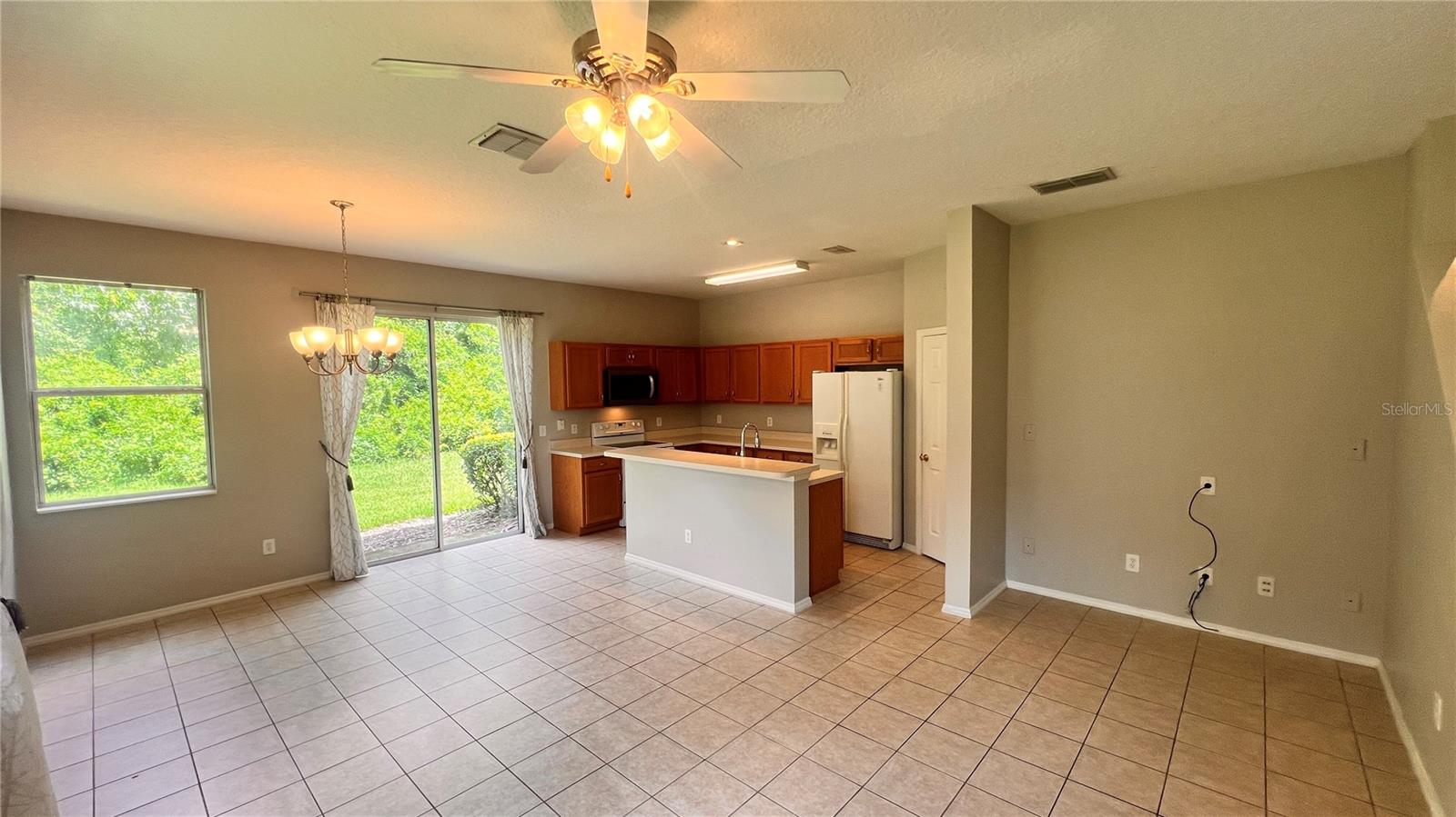 Image 9 of 42 For 612 Old Pine Court