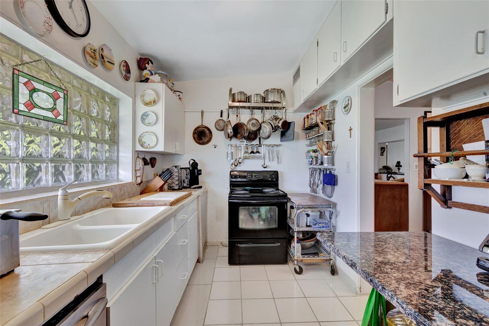 Image 10 of 29 For 1905 Amelia Street