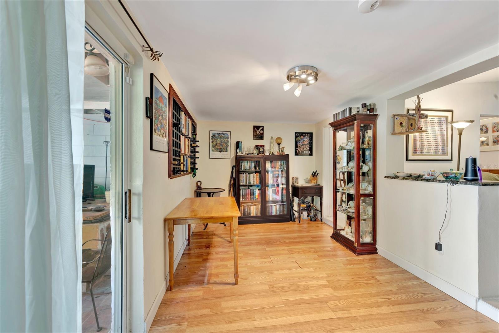 Image 12 of 29 For 1905 Amelia Street