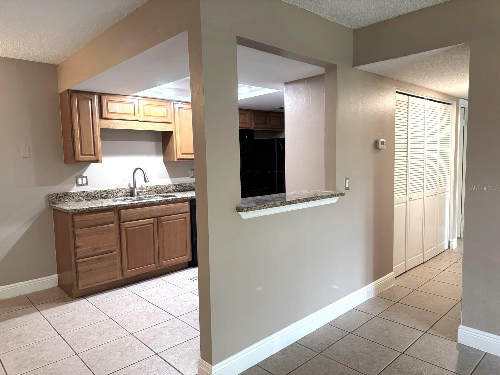 Image 11 of 21 For 5225 Vineland Road 5225