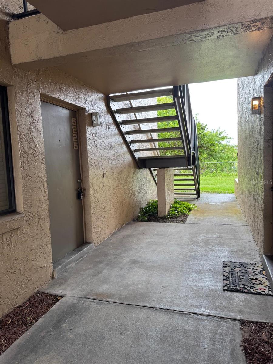 Image 2 of 21 For 5225 Vineland Road 5225