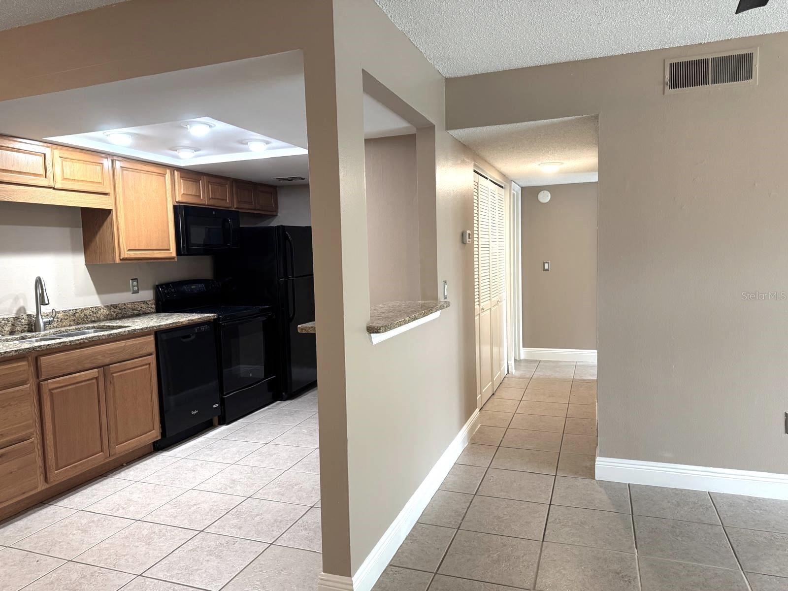 Image 8 of 21 For 5225 Vineland Road 5225