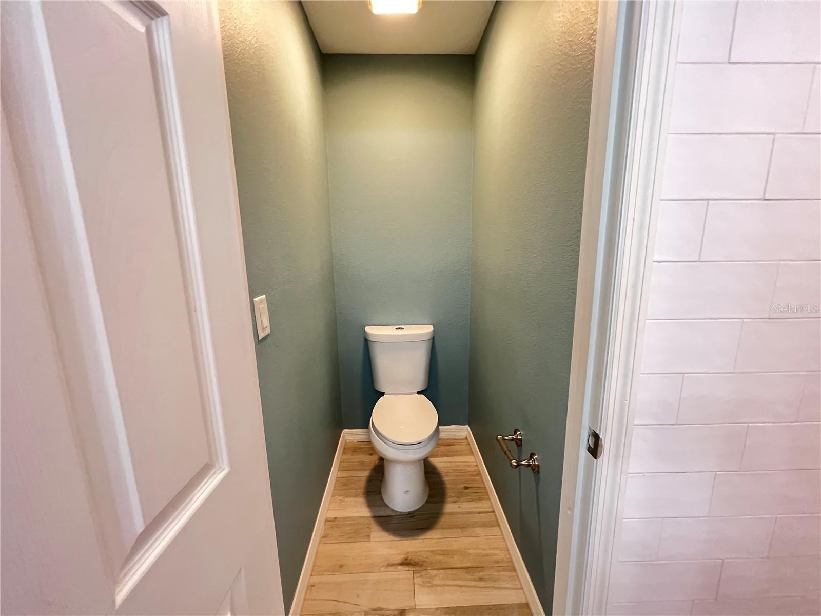 Image 18 of 29 For 1902 Laredo Drive