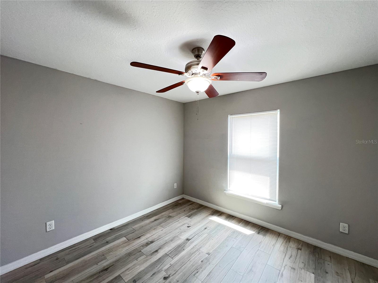 Image 20 of 29 For 1902 Laredo Drive